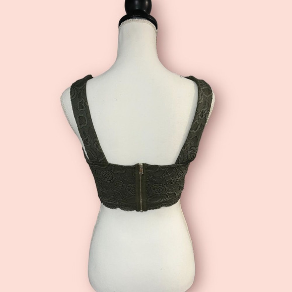 Bebe lined lace bralette top size M EUC - Picture 4 of 7